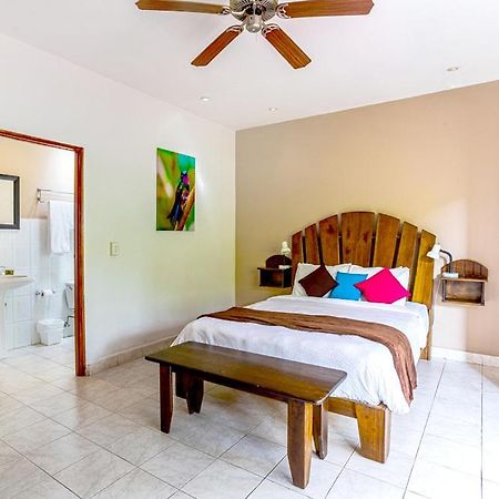 Downtown Suites Boquete Bagian luar foto